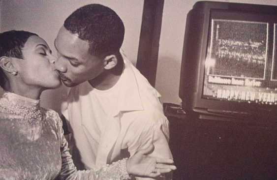 Jada Pickett and Will Smith kiss