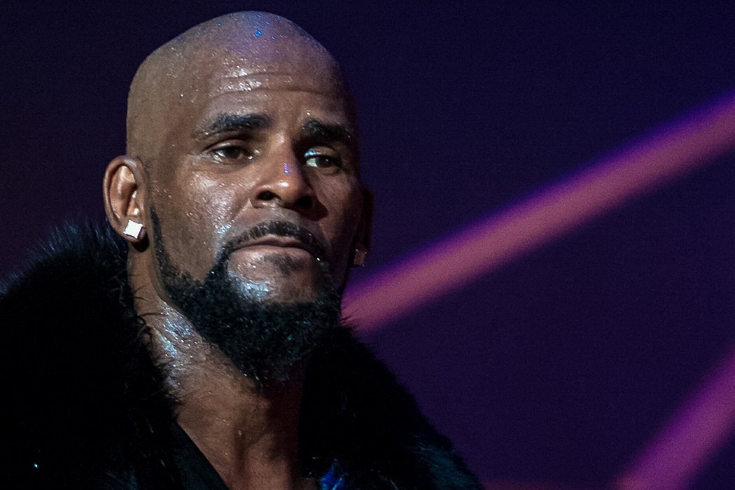 R. Kelly takes a moment to think about life