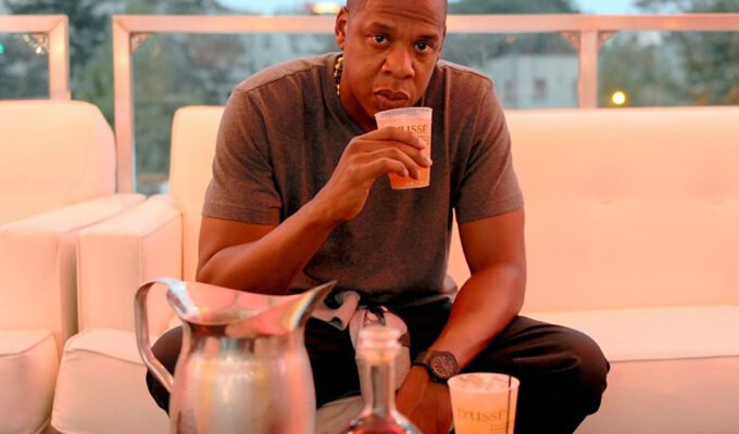 Jay-Z drinks D’Ussé